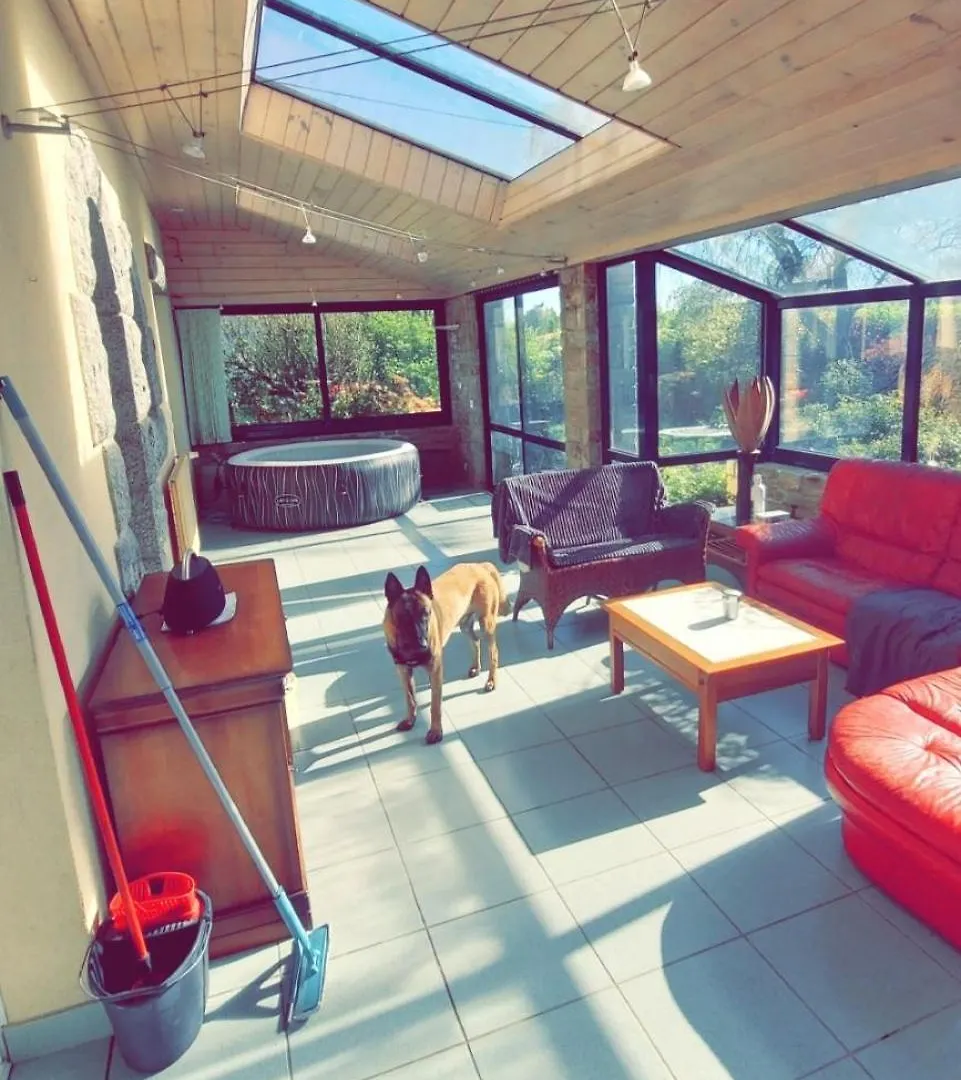 Hébergement de vacances Maison Avec Jardin Et Jacuzzi Lesneven France